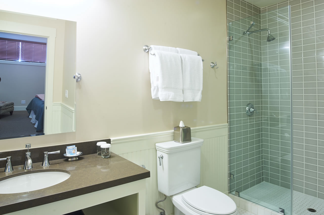 Carriage House Suite 105