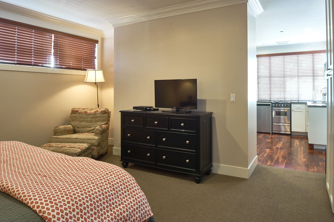 Carriage House Suite 105